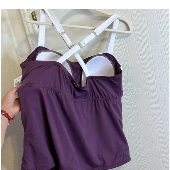 Jantzen Color Blocked Cross-Back Tankini Swimsuit in Sultana: 14 - Picture 3 of 9